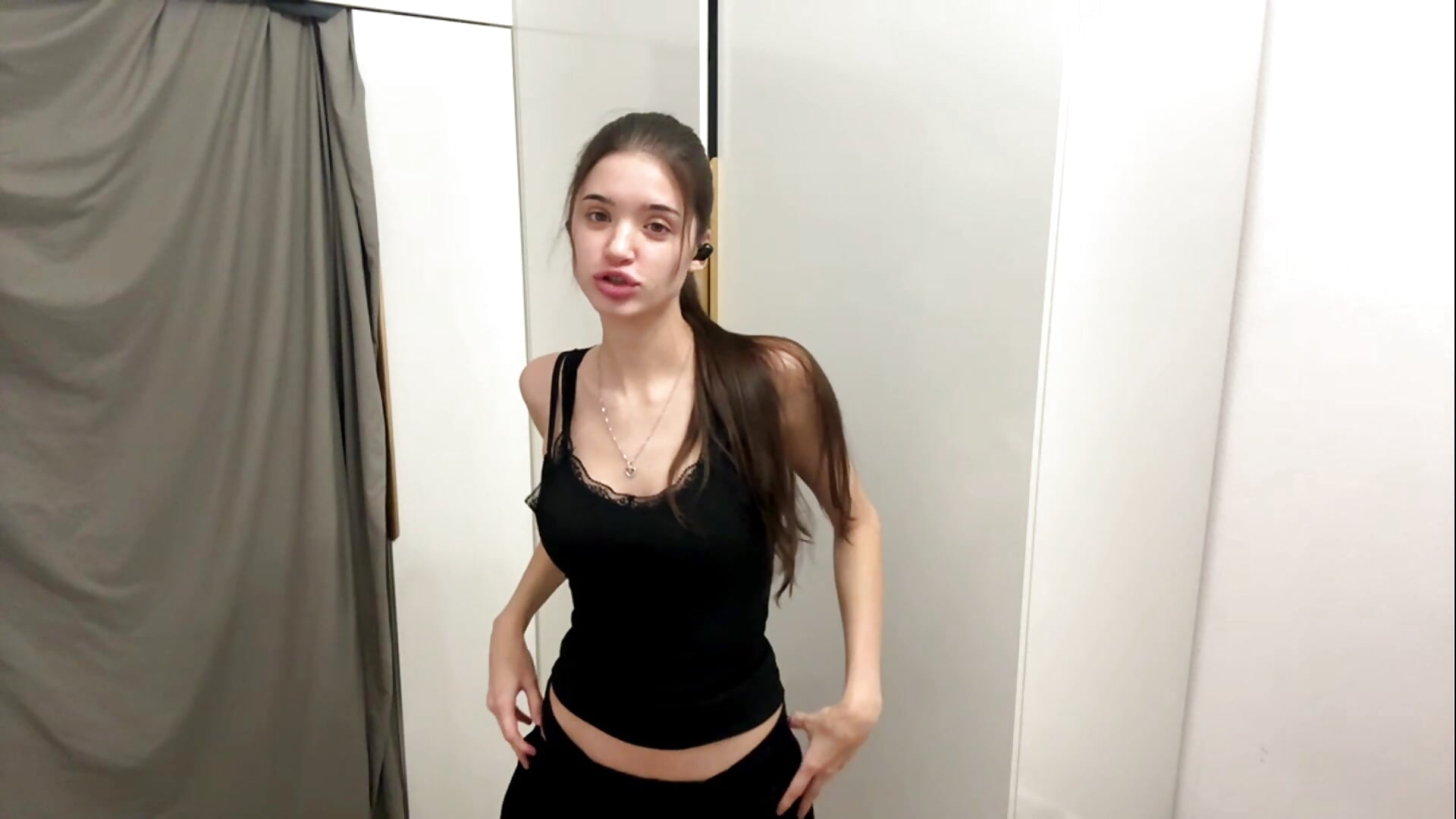 A wonderful moment - video oleh NicolleBarreto kamera model