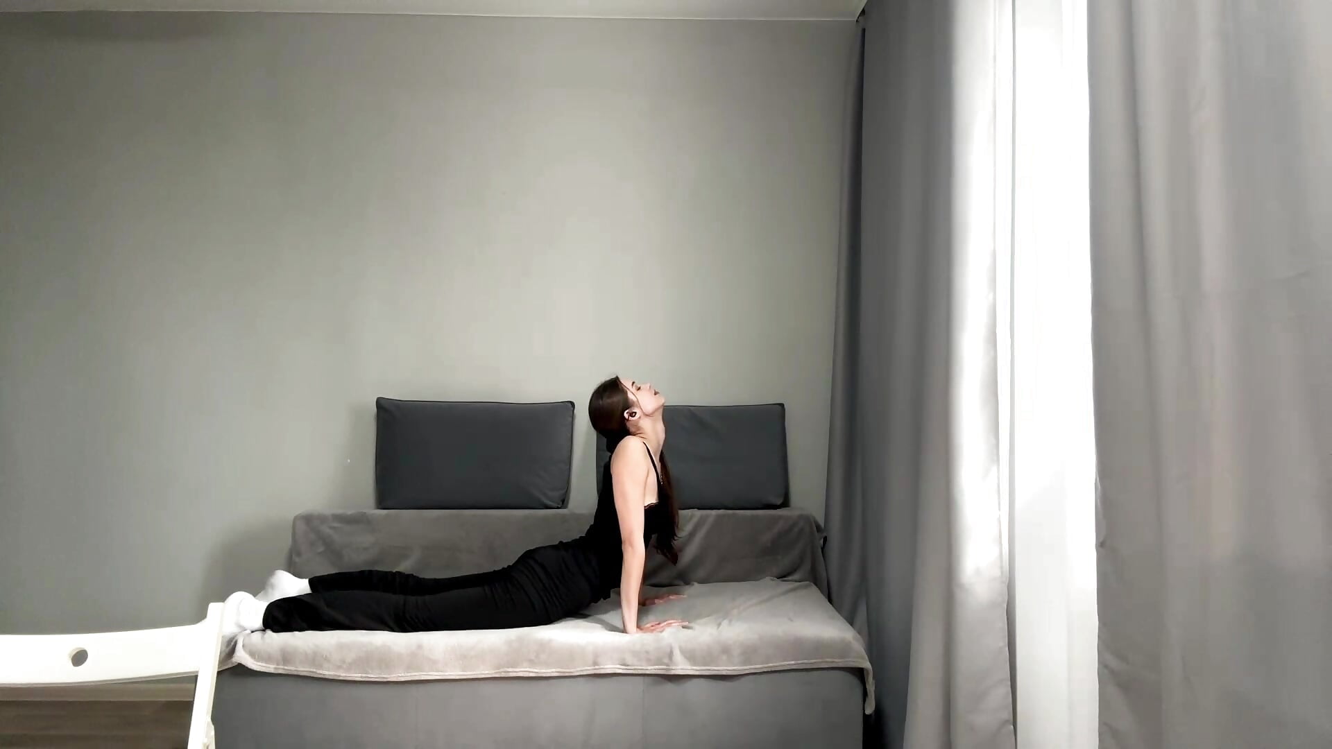 hot yoga - video di NicolleBarreto modella di cam