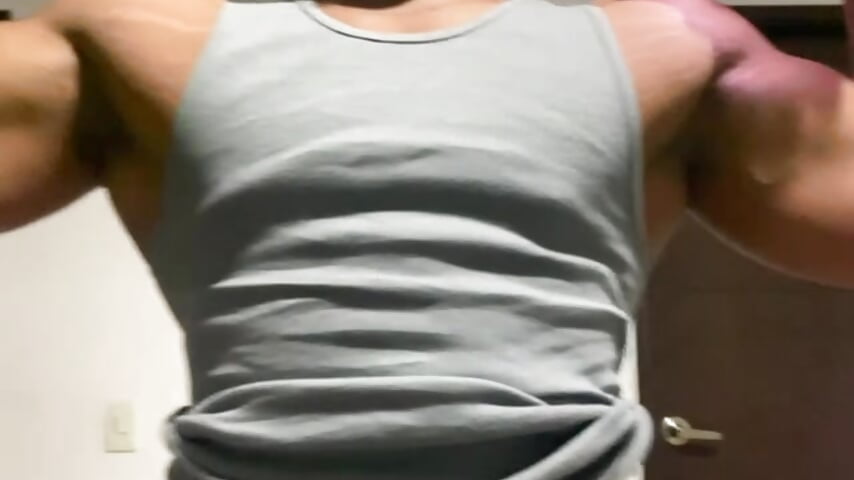boy being touched - vídeo de la modelo de cam JordanParishh