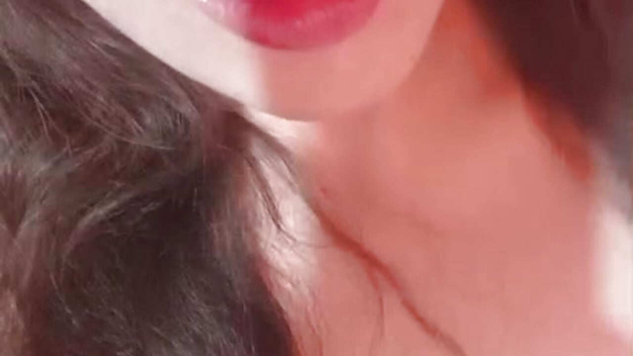 about me - video by nina_daft cam model