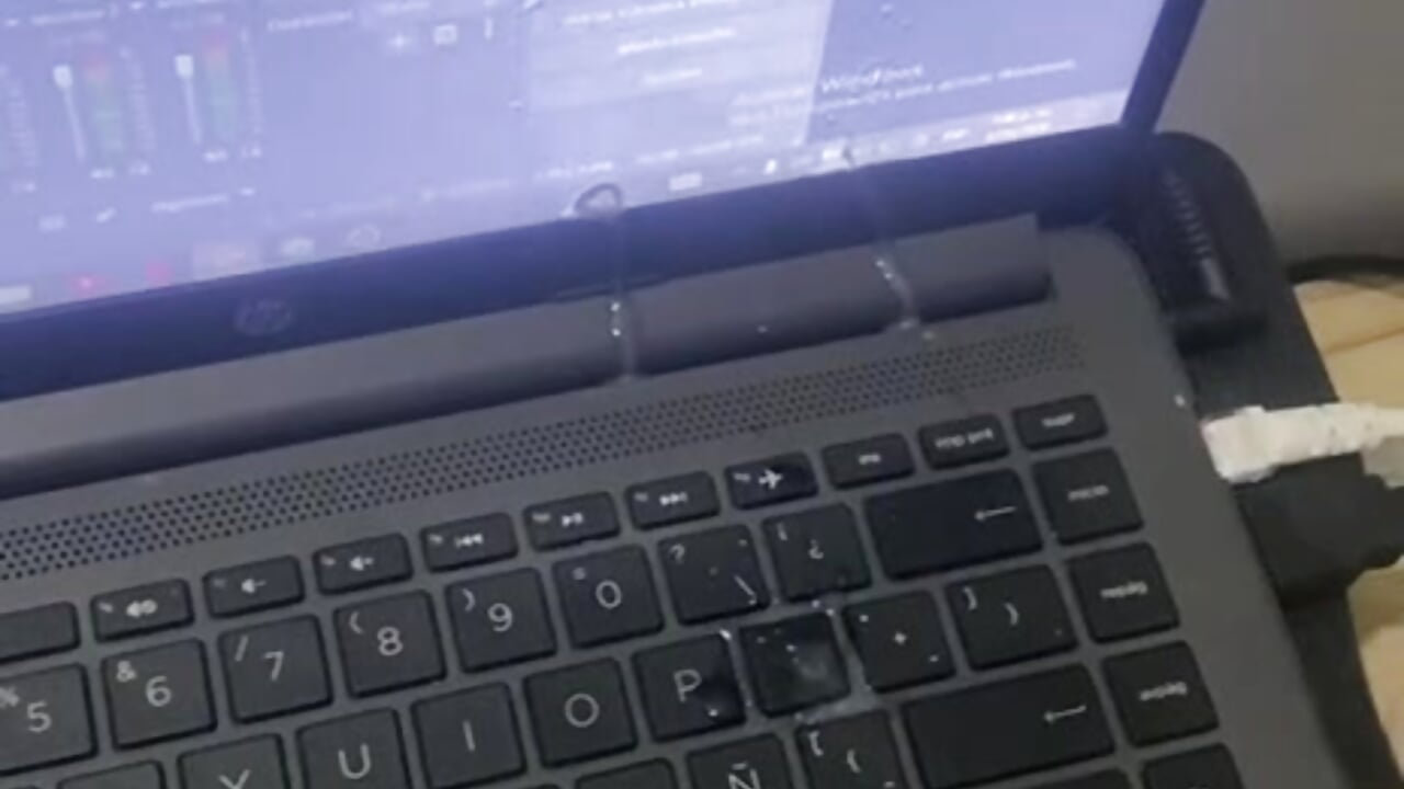 my cum on the computer - видео от уебкам модела Reycogamer