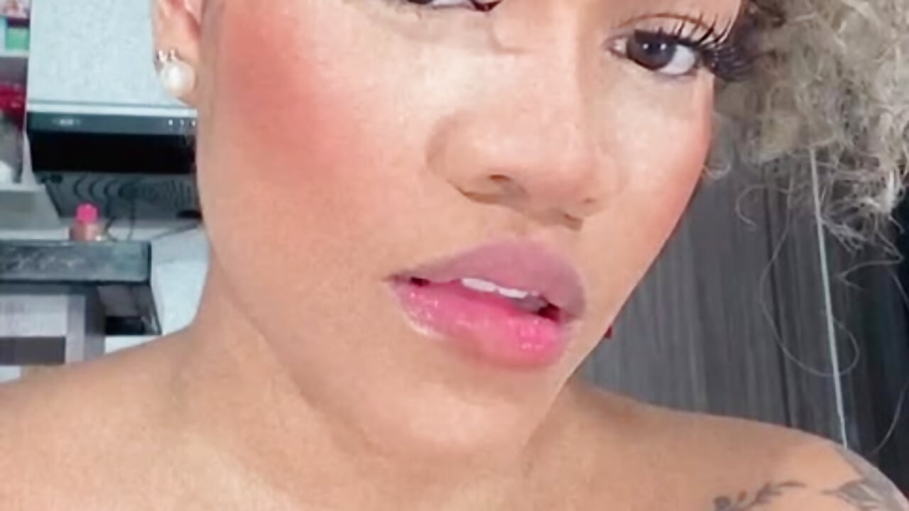 Hey there - Vídeo de riri_brunnete