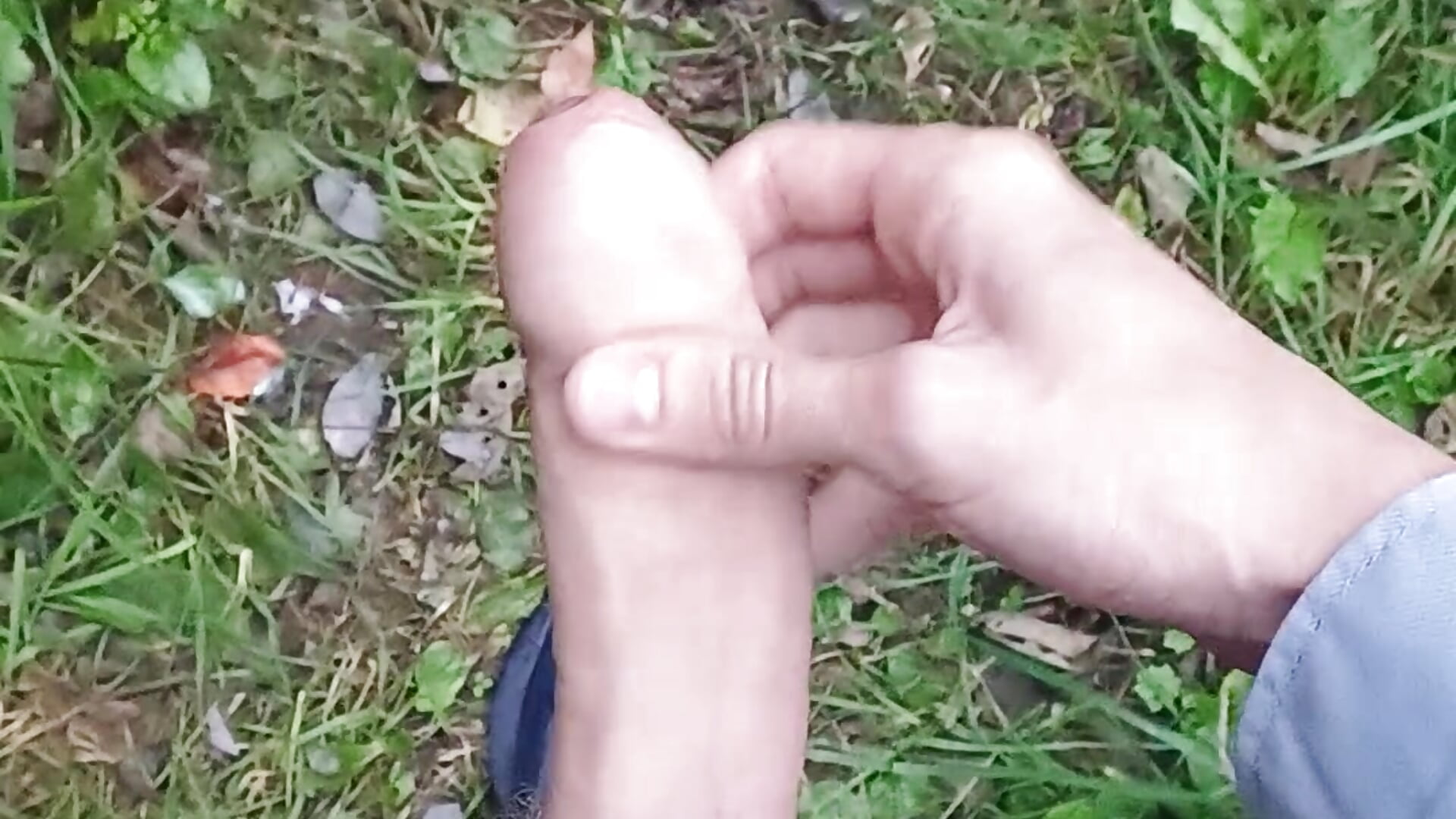 fast jerk off and cum outside - cumsplach🍌🍃 - video od modelky/modela mark_shift