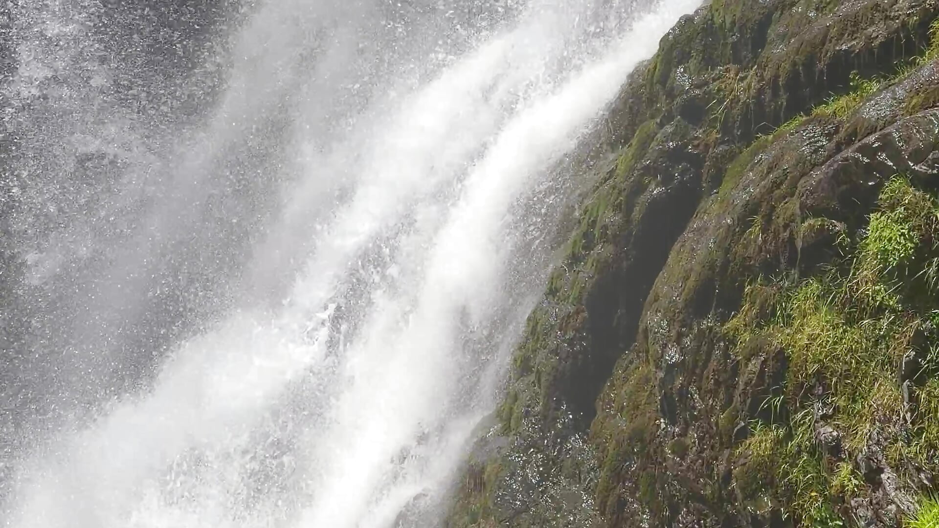 waterfall - video by dontlikepsy cam model