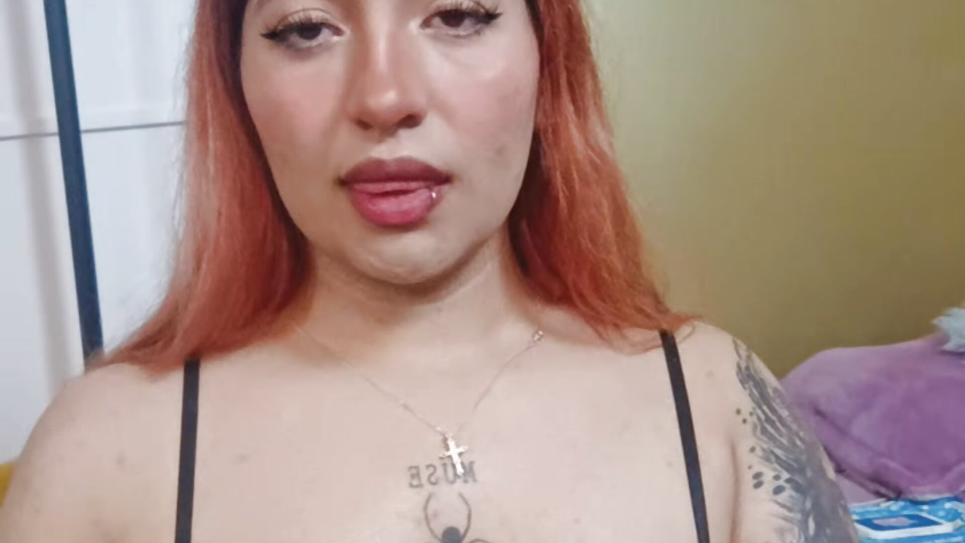 Pretty face, naughty thoughts 💕🔥 - video by Annie_Rusel cam model