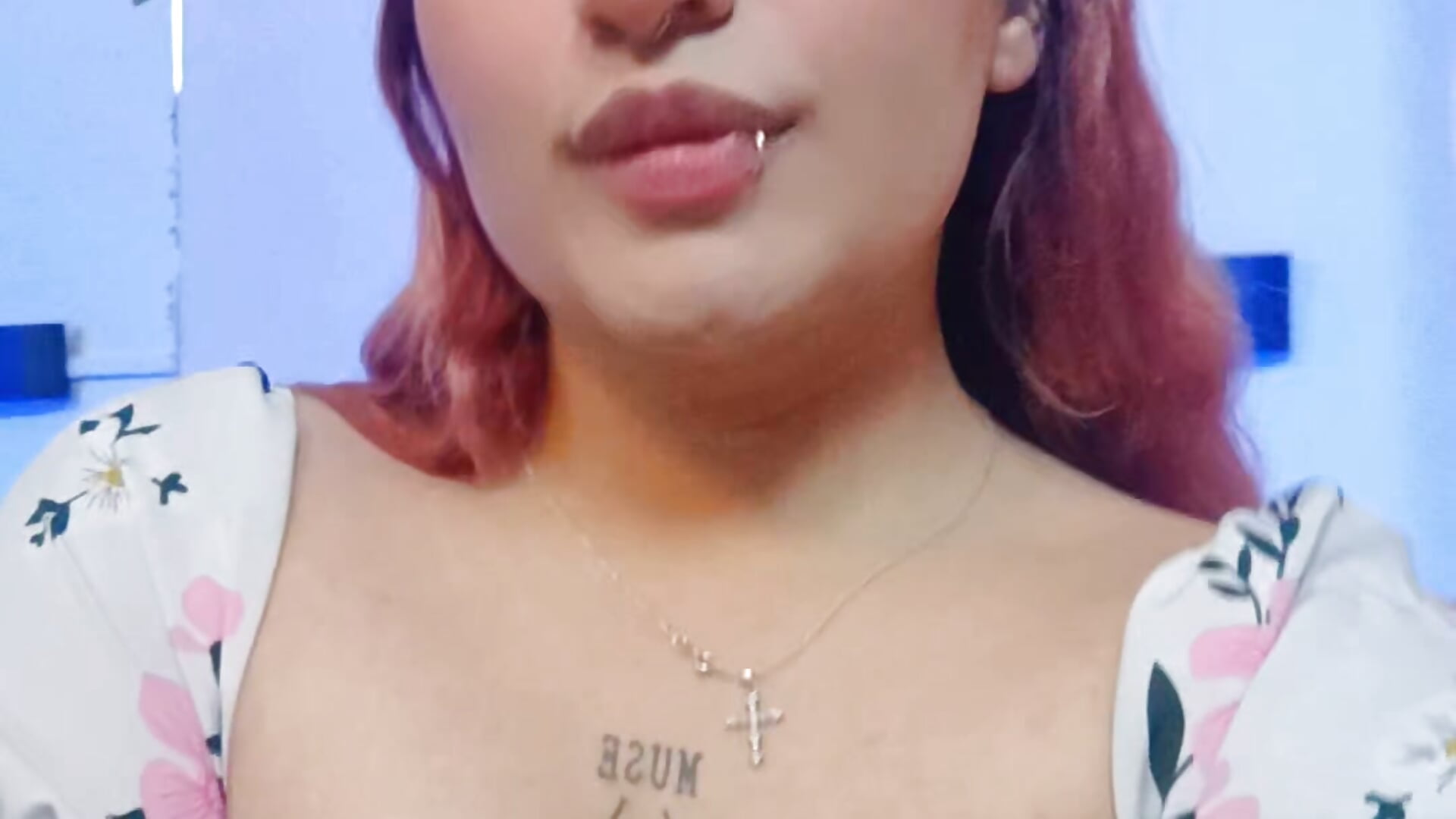 Stop scrolling, your favorite girl is right here. 💕👀 – video modela na kameri Annie_Rusel