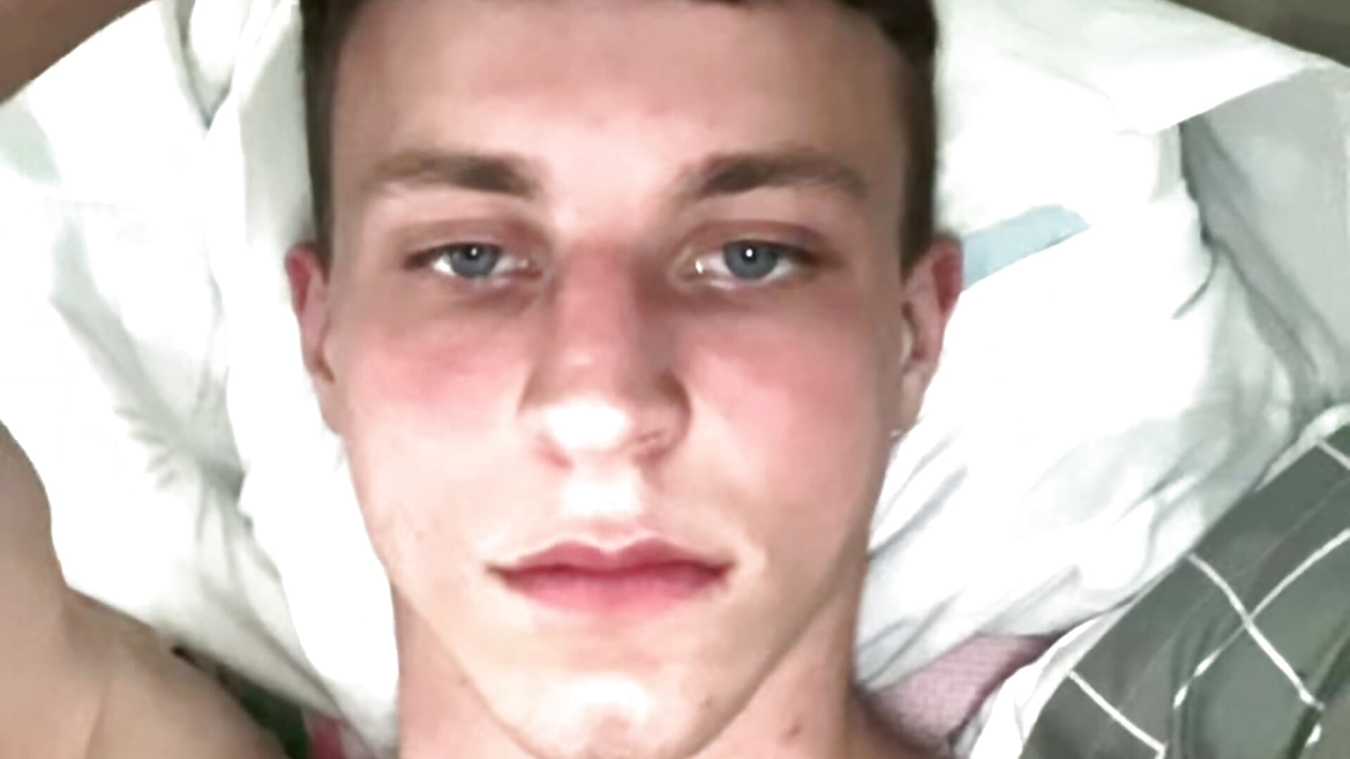 49fd7d01ec014f688549bdbb87f64aae – video modela na kameri EvgeniiUszhin