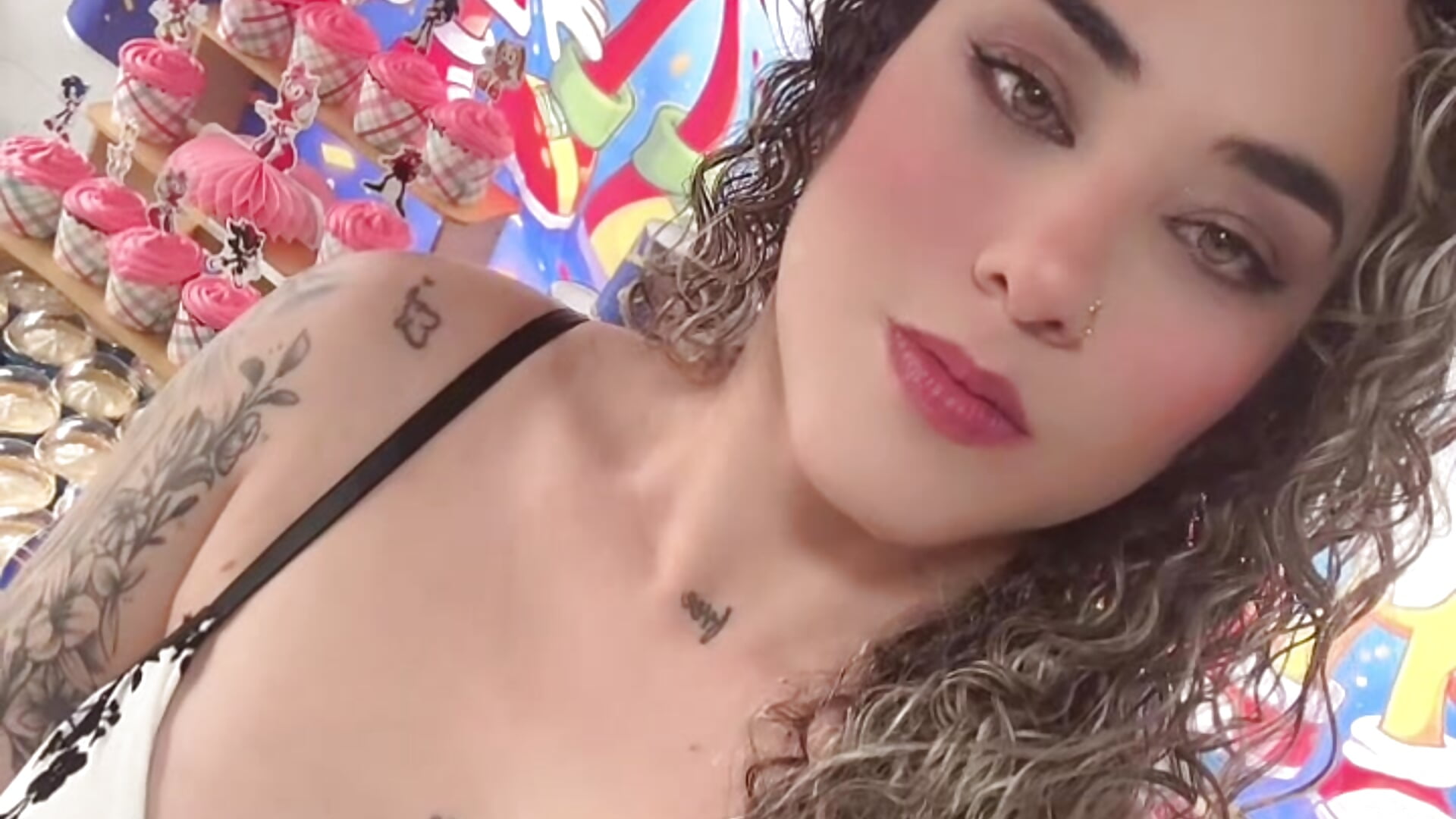 4b9e2fbd291f406bb43a345c16ce876e – video modela na kameri soymargaret14