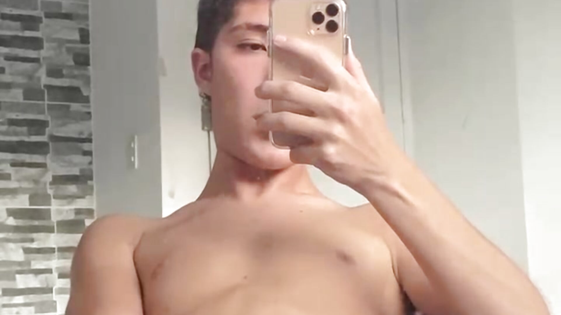 big dick hot - video by noah_kirt_ cam model