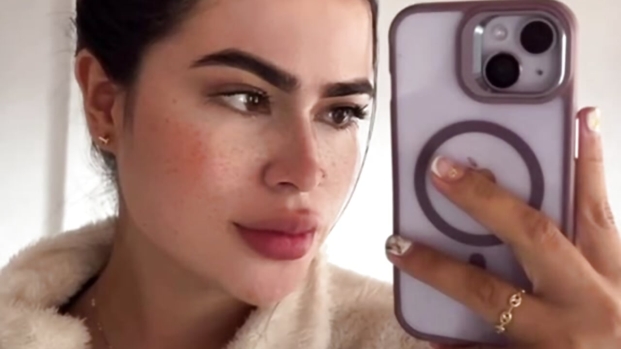 A LITTLE ABOUT ME! COME AND GET TO KNOW ME! 🤍 - video by SofiLane_