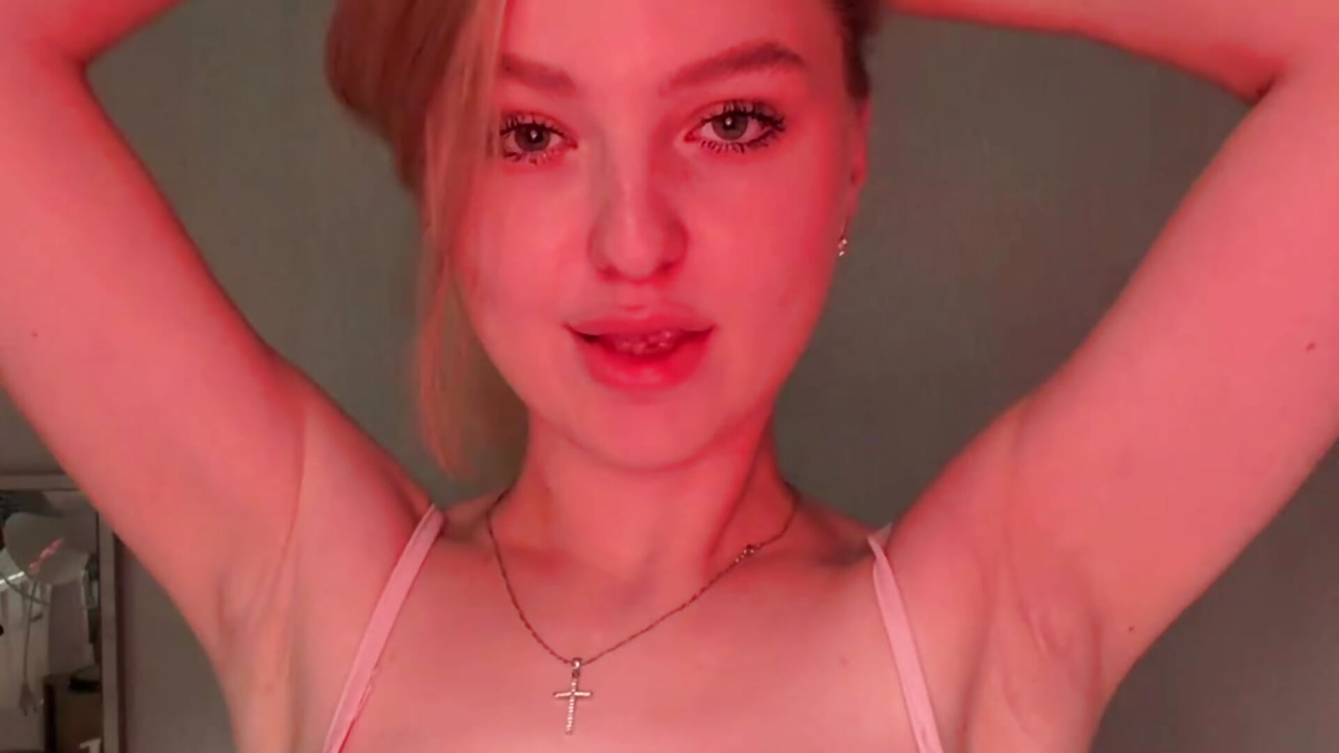 I love wearing red — filmik CatrinaRingquist, modela(-lki) na kamerkach