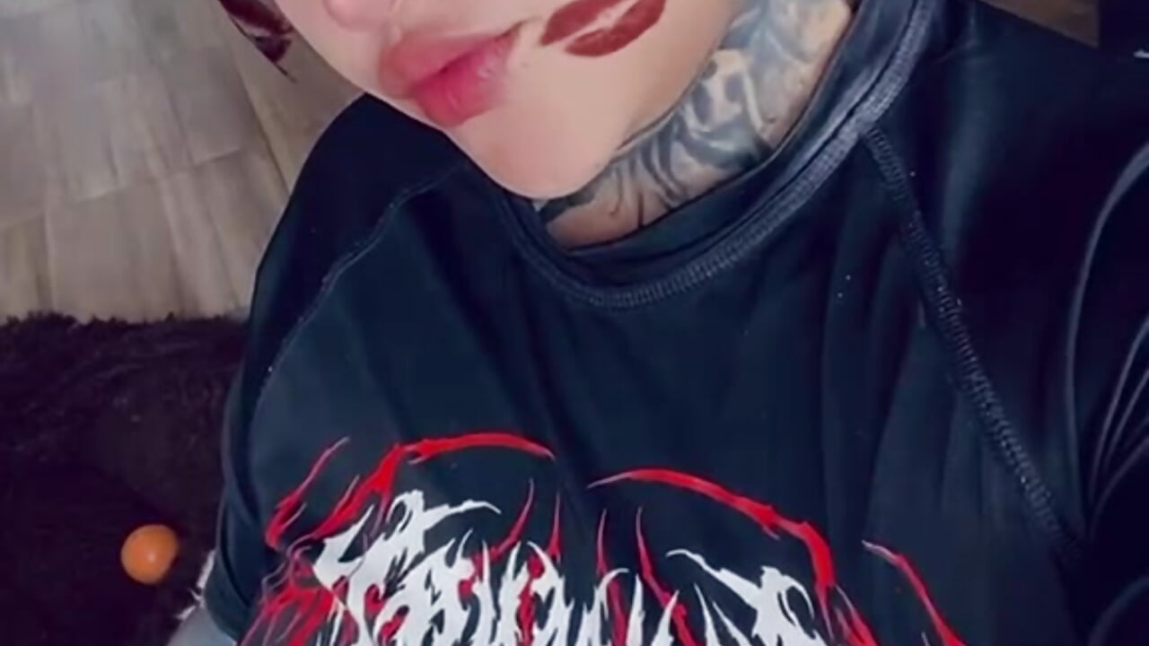 Kiss - video di Tiffany-SS modella di cam