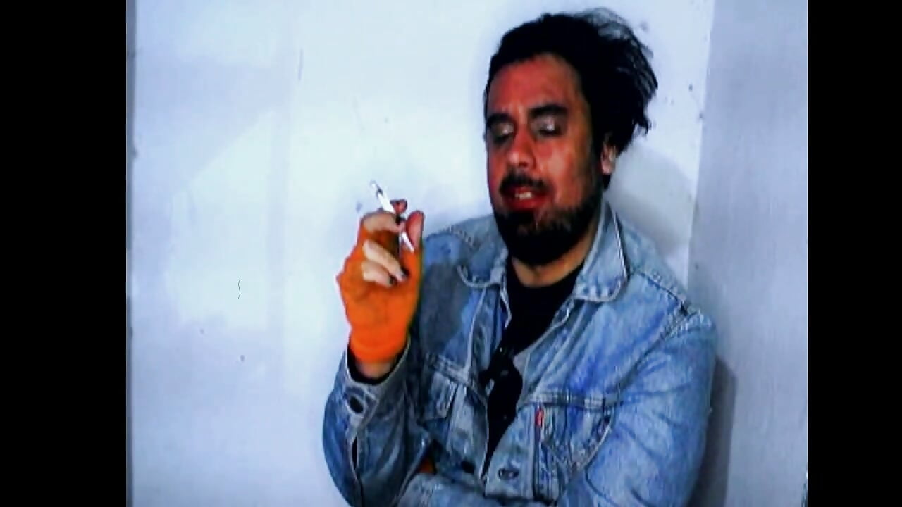 Smoke encouragment – video modela na kameri Smoker_lounge