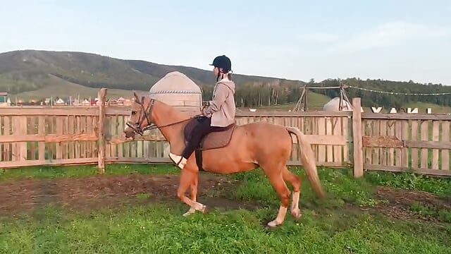 I love horse riding! - clip cu TrinaHowton model videochat
