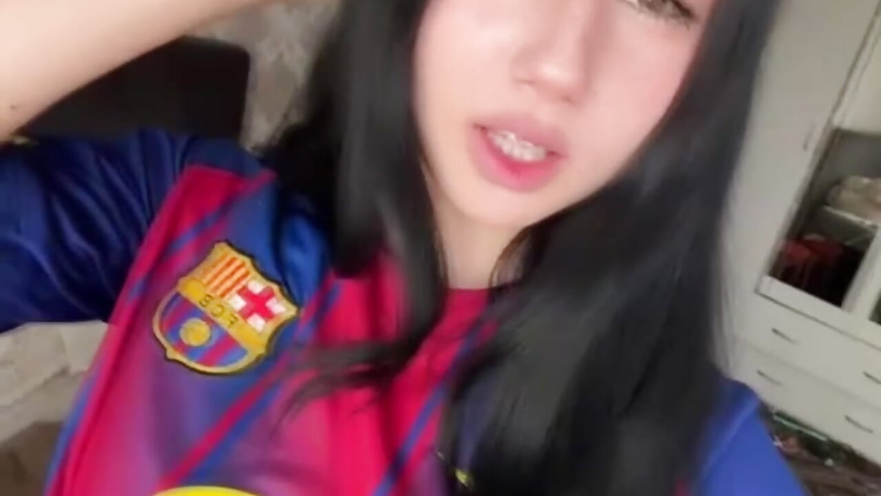 for u) - video của người mẫu cam FlowRiver