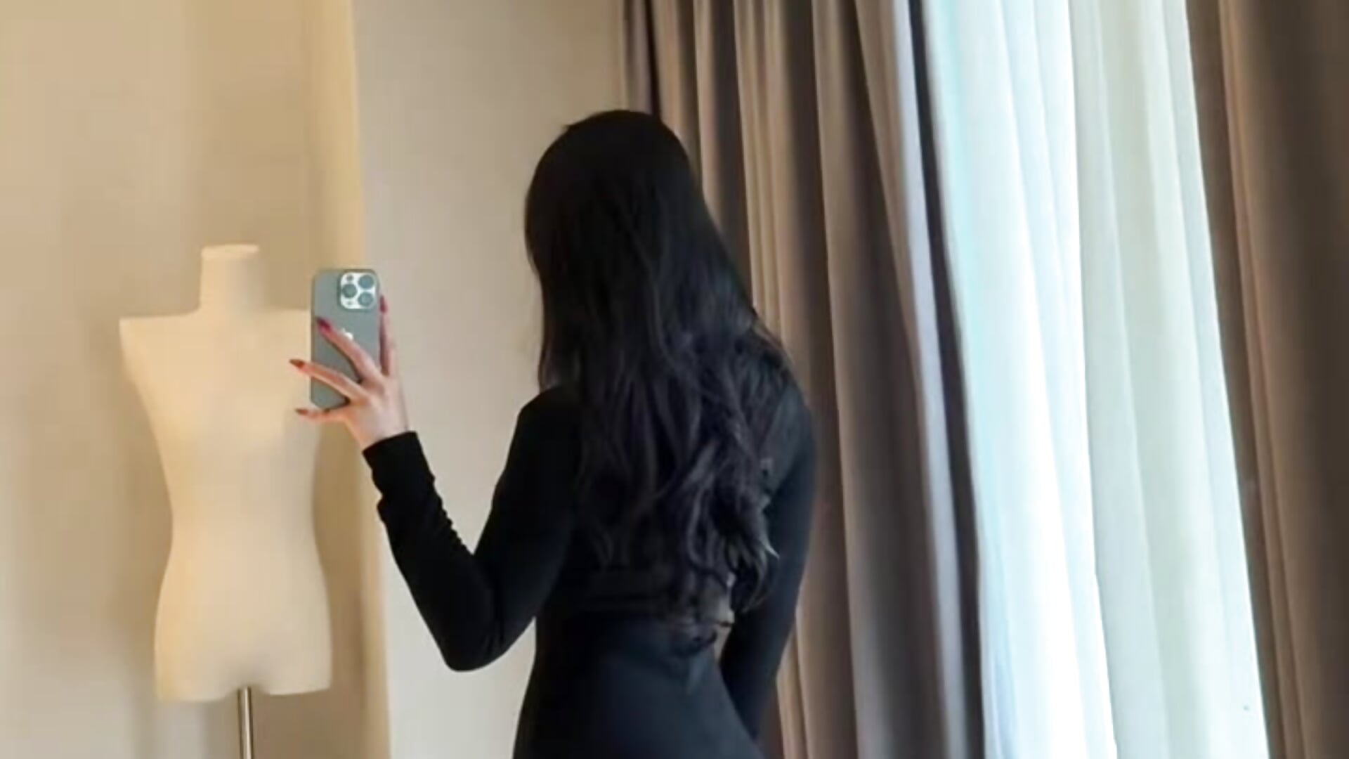视频 - vidéo du modèle de showcams Lucky__Yuner