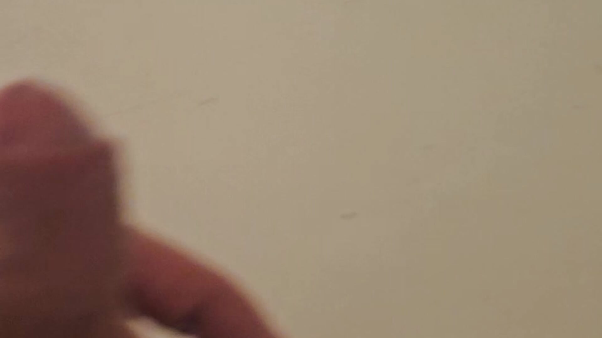 WC jerking off – video od webkamerové modelky tomek84