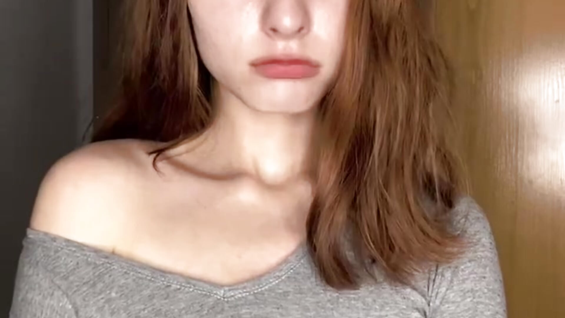 I know exactly what you’re looking at… 🤫🦊 – video od webkamerové modelky Ginger_tease