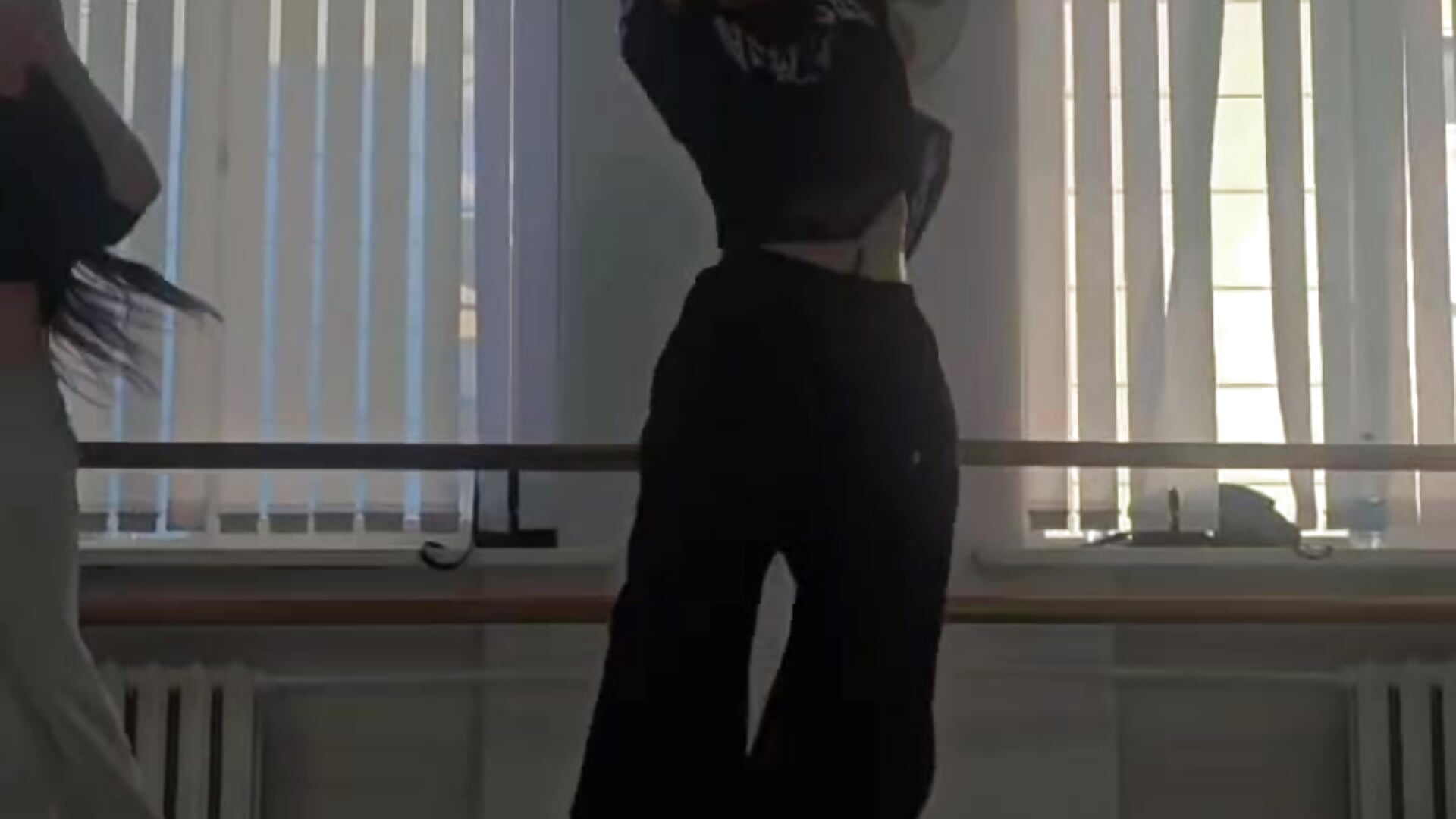 dance with me ><– PamellaDegreenia kameramodell videója