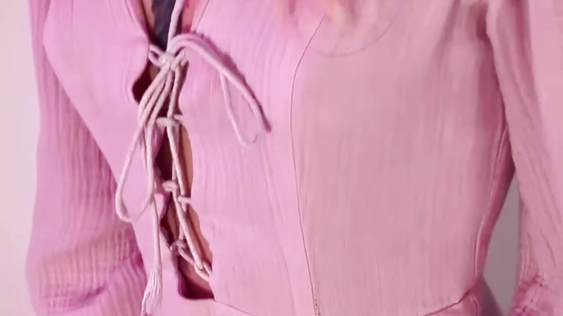 Soft Motion Tease - video by BabyVenom cam model