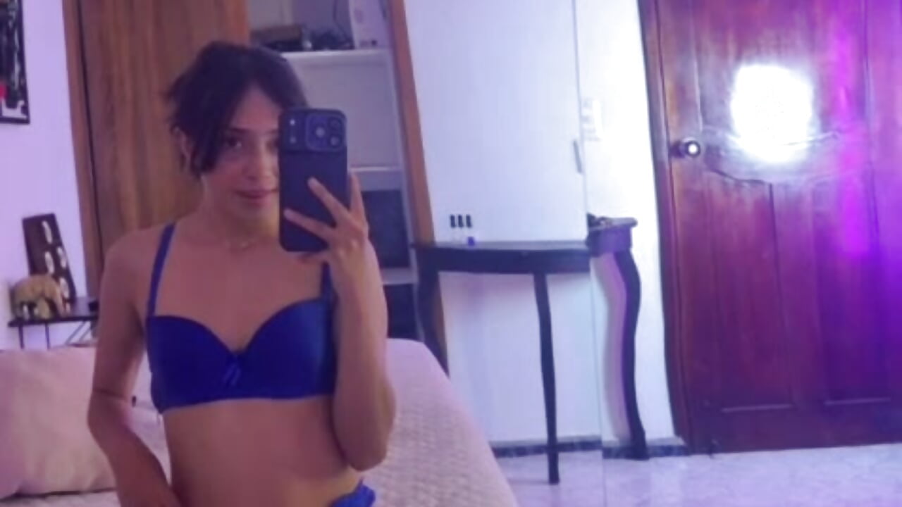 helloo - vidéo du modèle de showcams _Makima1_