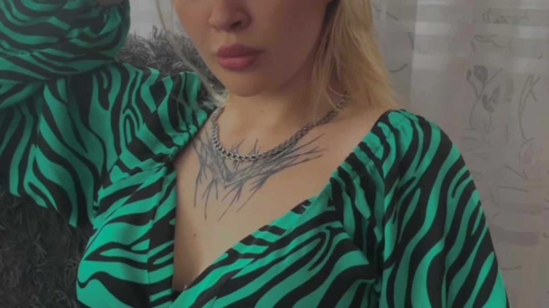 Velvet Skies - BeckieRosenbergers adlı kamera modelinin videosu
