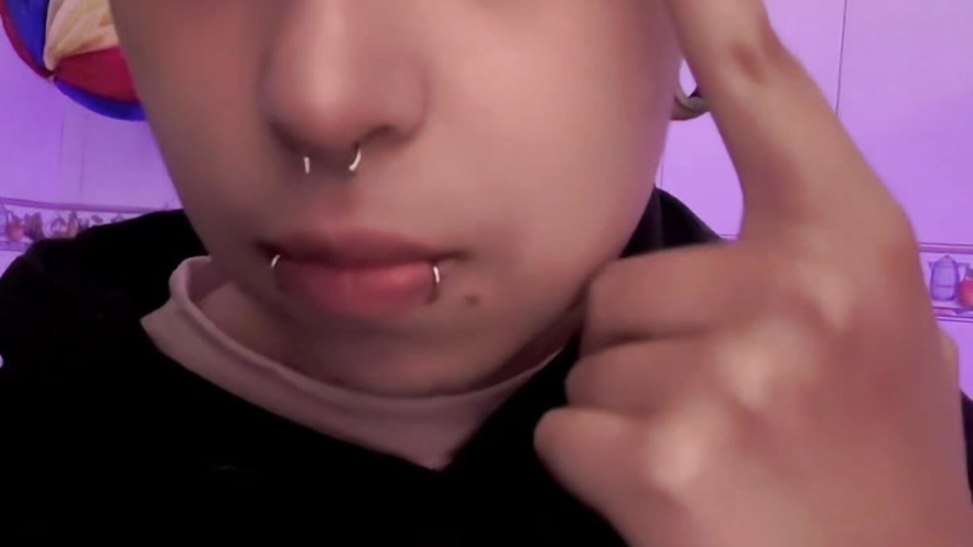 Piercing tour - MadeinHell25 adlı kamera modelinin videosu