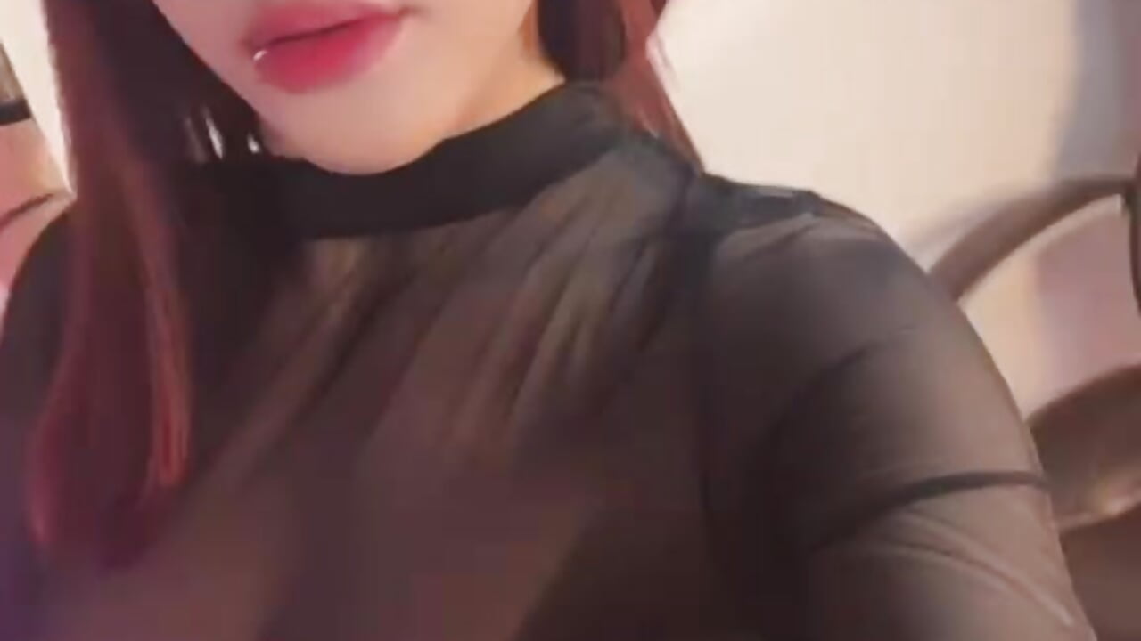 Black isn't just a color, it's a warning. 🔥 – video modela na kameri SamanthaaWoods