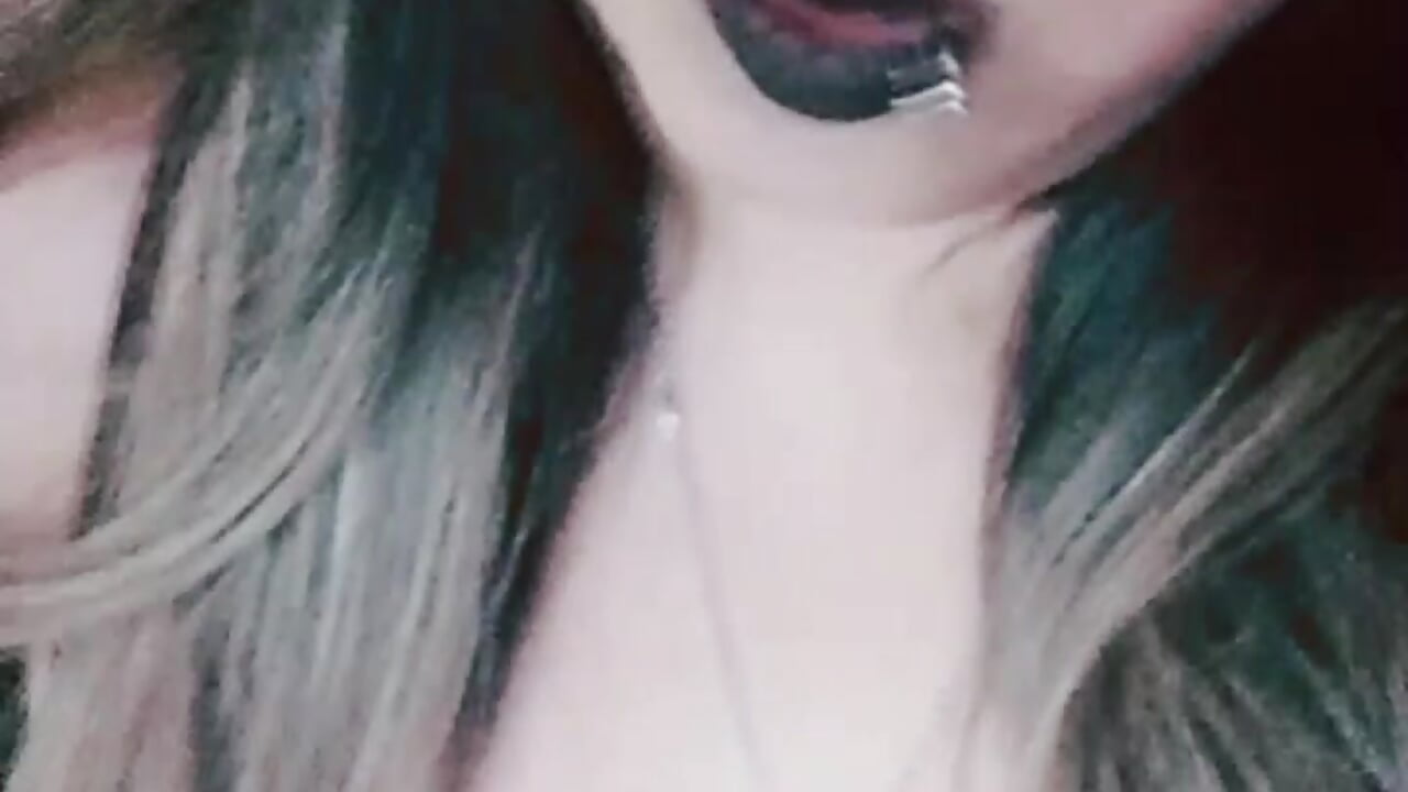 profile-intro-video-1784922477 – video od webkamerové modelky FOX_Y36
