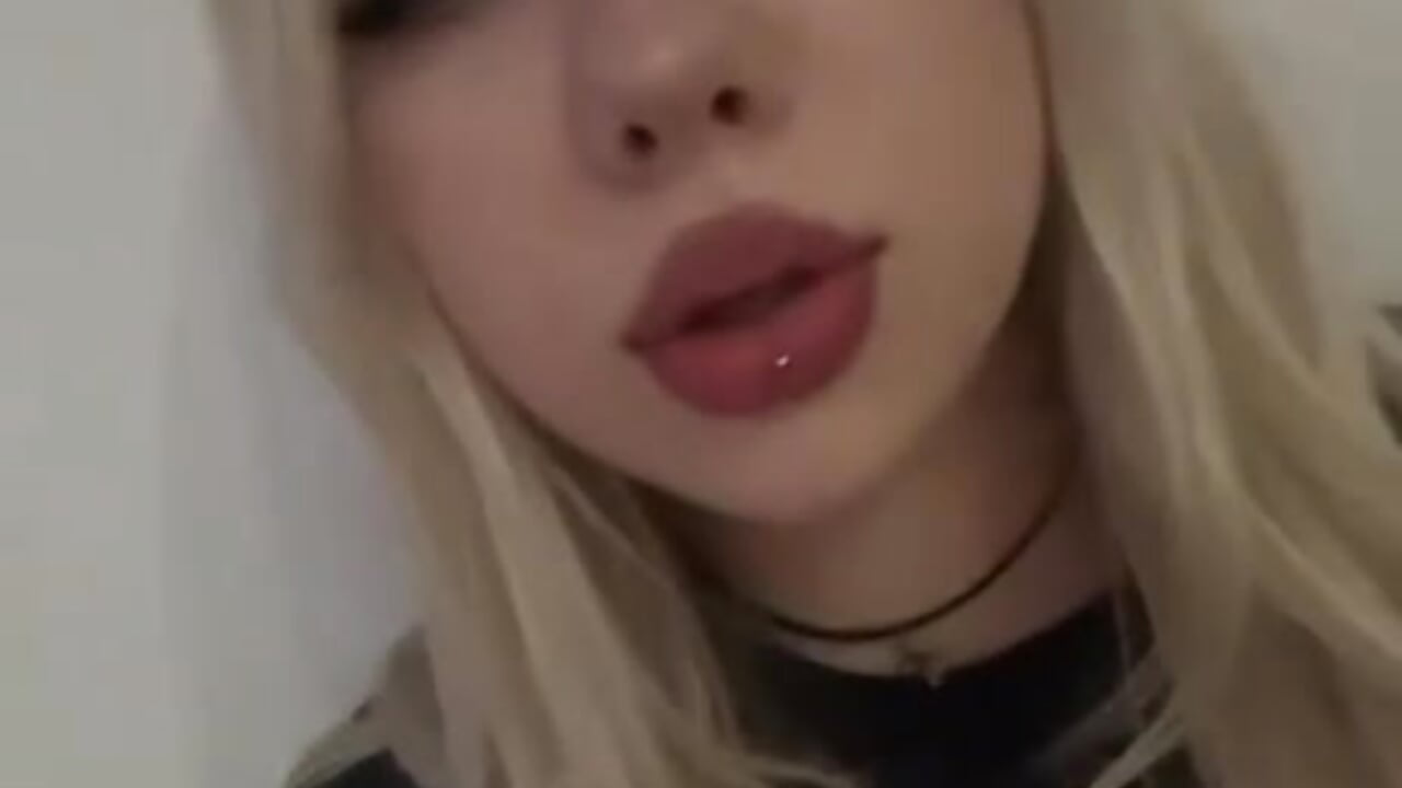 Hello! - video by KittySendro cam model