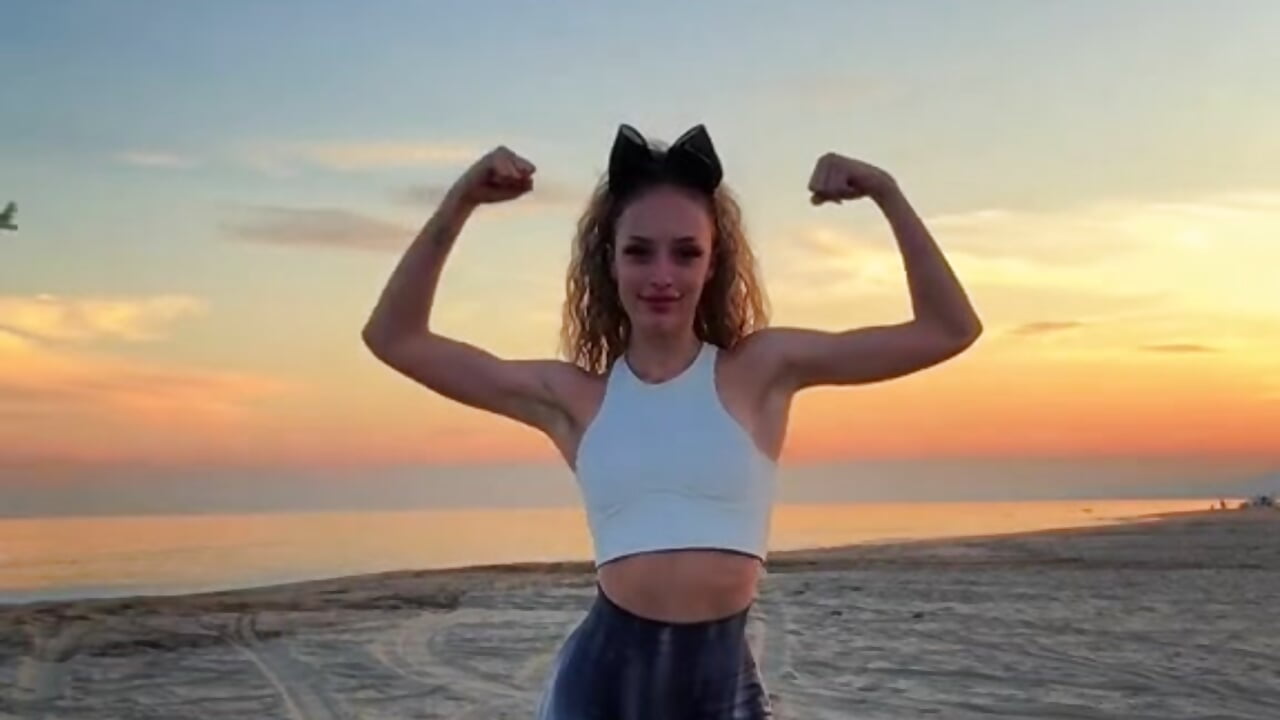 Journey - clip cu babymilka model videochat