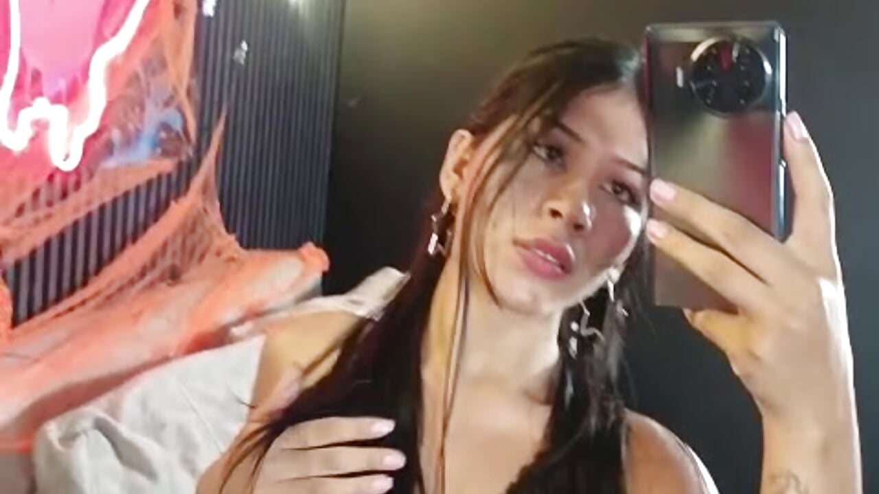 Too good to be true - clip cu ChelyBlake model videochat