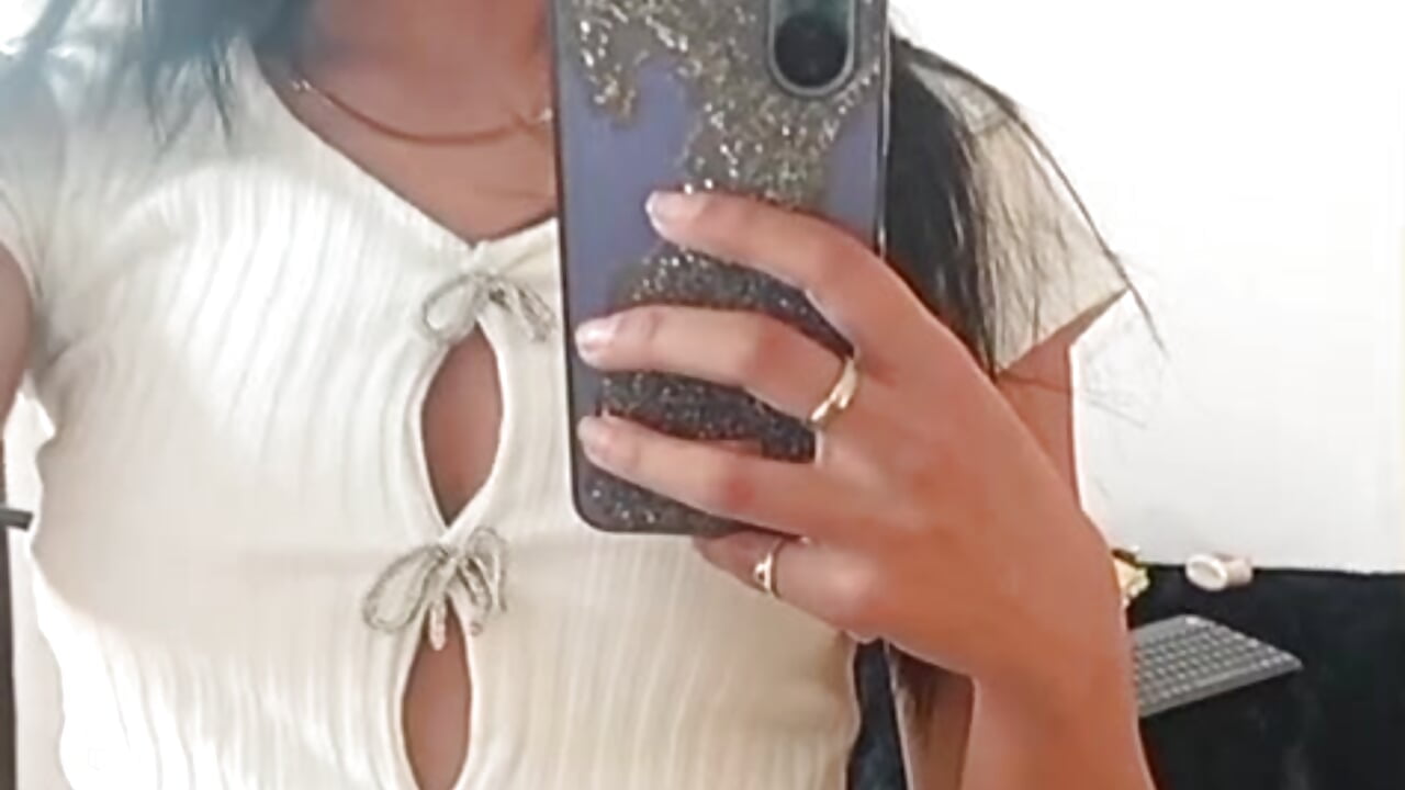 kiss me 💖💖💖💖💖 - video by ThamaraKims cam model