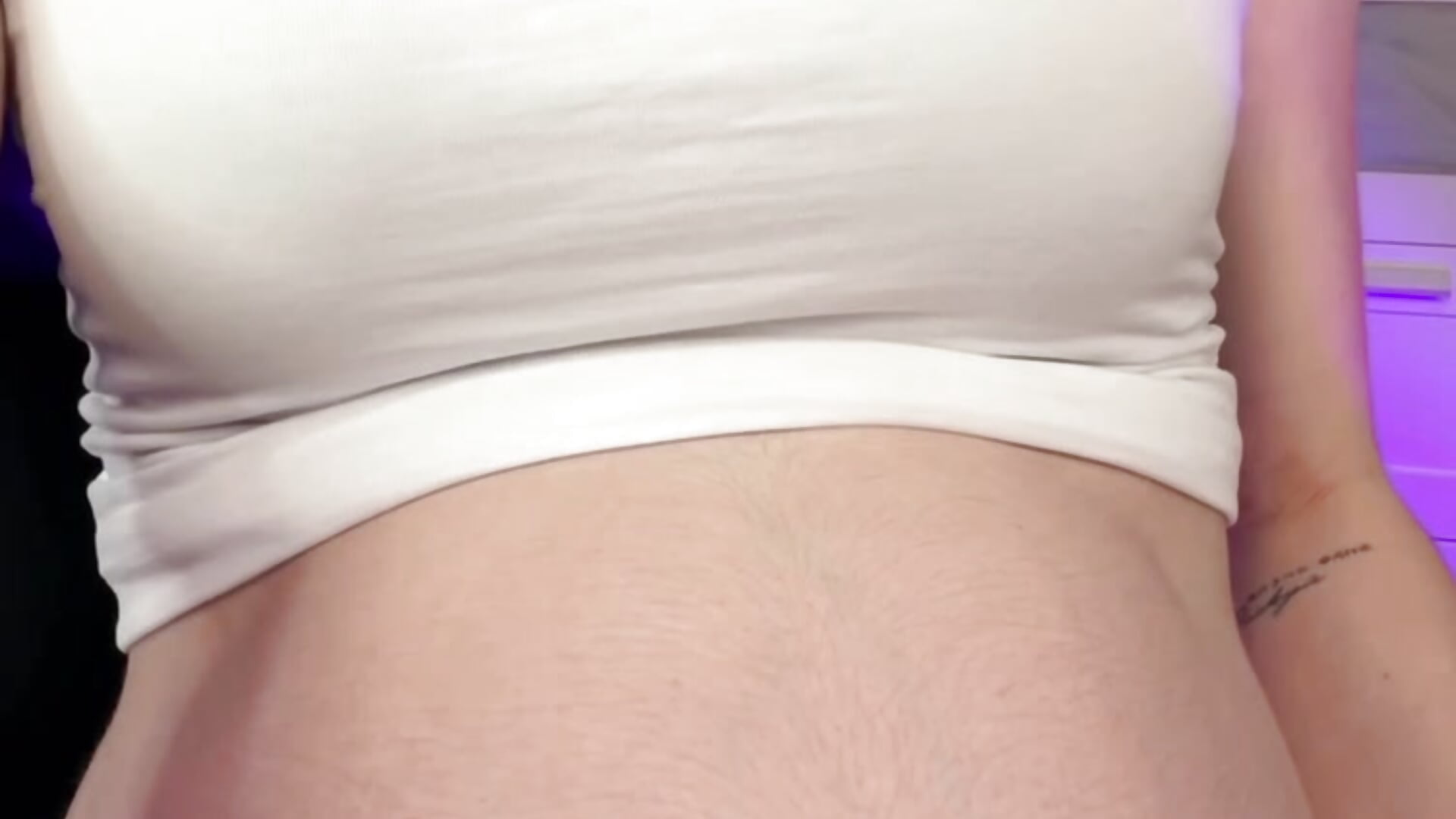 My stomach is moving😱😏