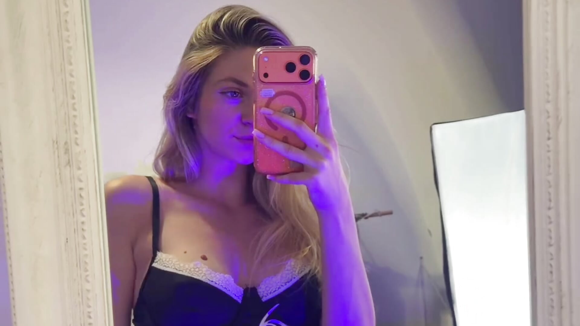 housemaid😏 – video af margarettttt cam-model