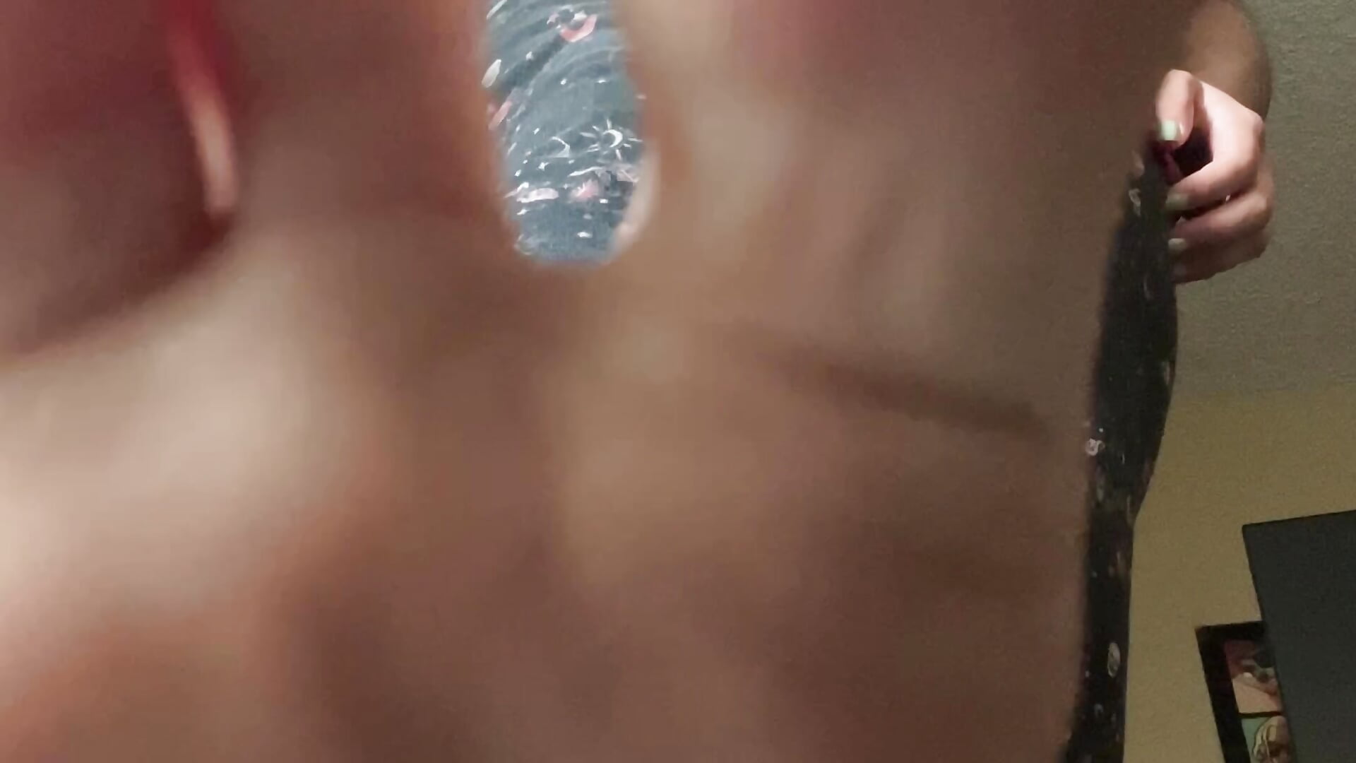 For the toe lovers 🩷 white polish btw - סרטון של auraauaa, דוגמן/ית מצלמה