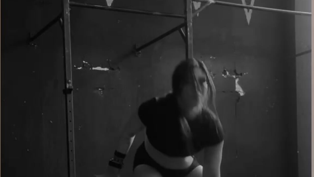 💪 – video modela na kameri Sharon_Loveee