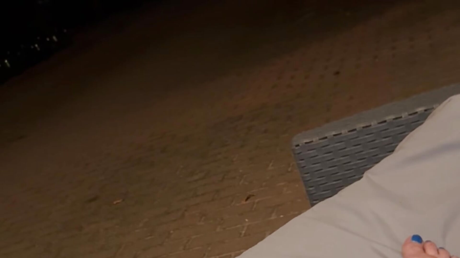 Una piccola troietta all’aperto😏💦 - vídeo de coniglietta99 modelo de câmara