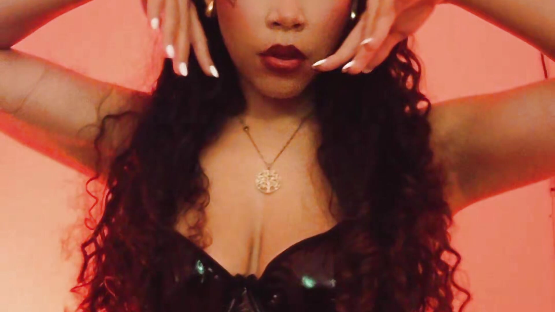 #halloween, I want to be the trick to get you to eat this candy 🎃 - video của LarissaAshly