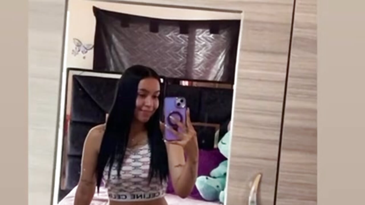 kisesssss - video của người mẫu cam sweetkloe473