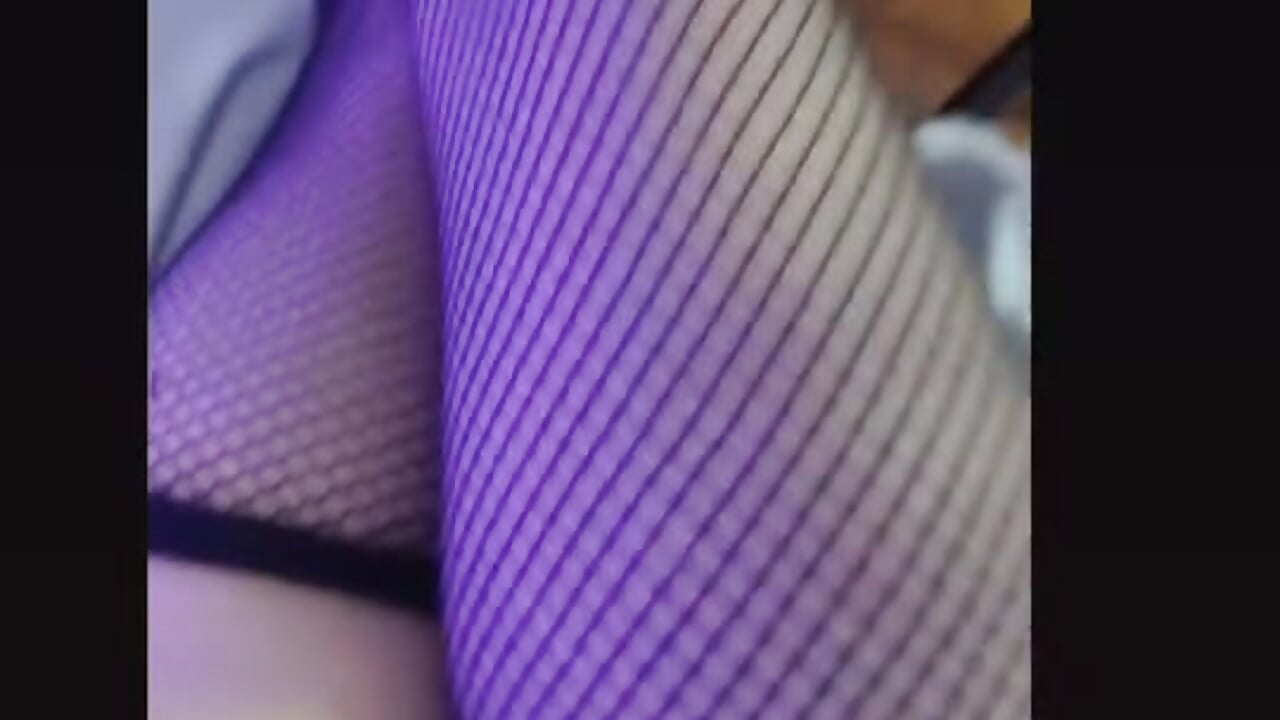 Romperlas mis medias y mis calzones para darme duro🥵🔥 - video by soraq_1245 cam model