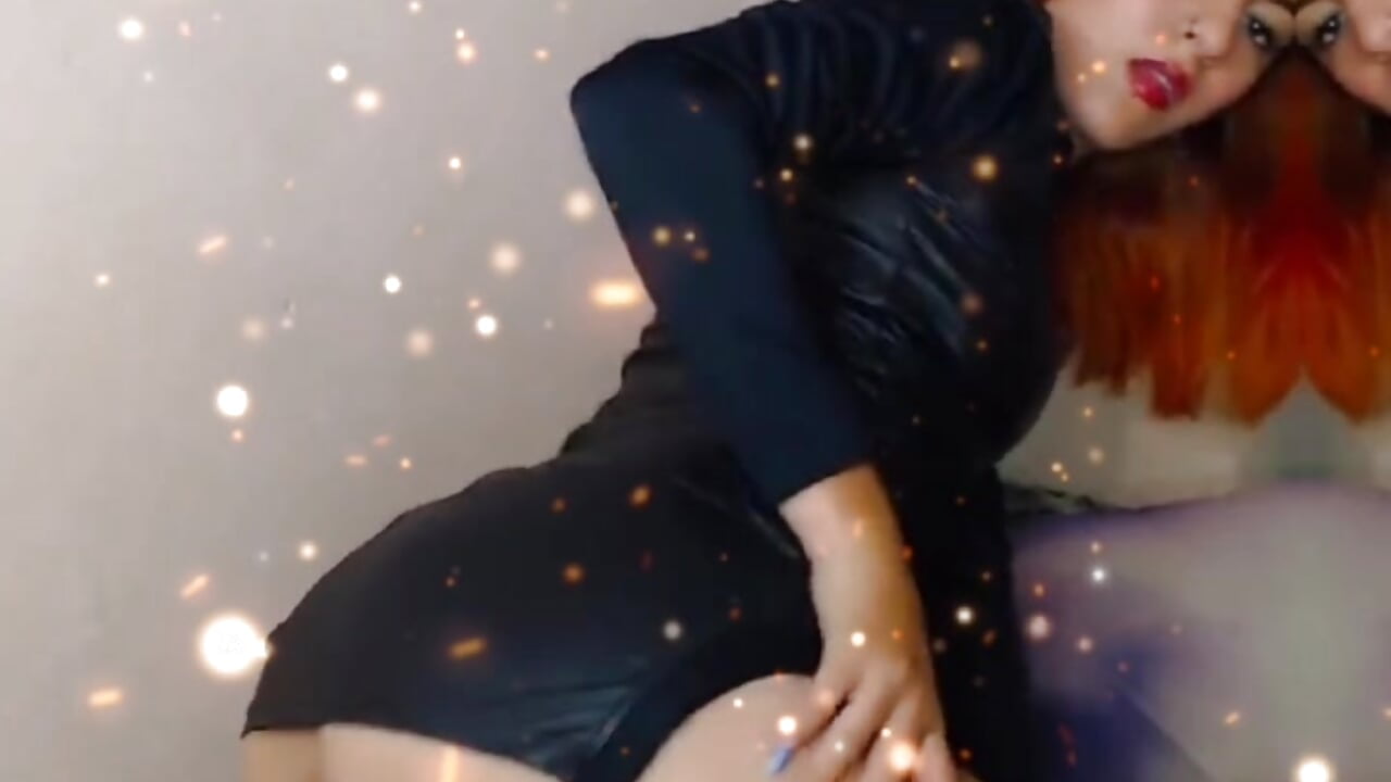 Tell me how much you like it with a 💜 - video by jessierocketx cam model