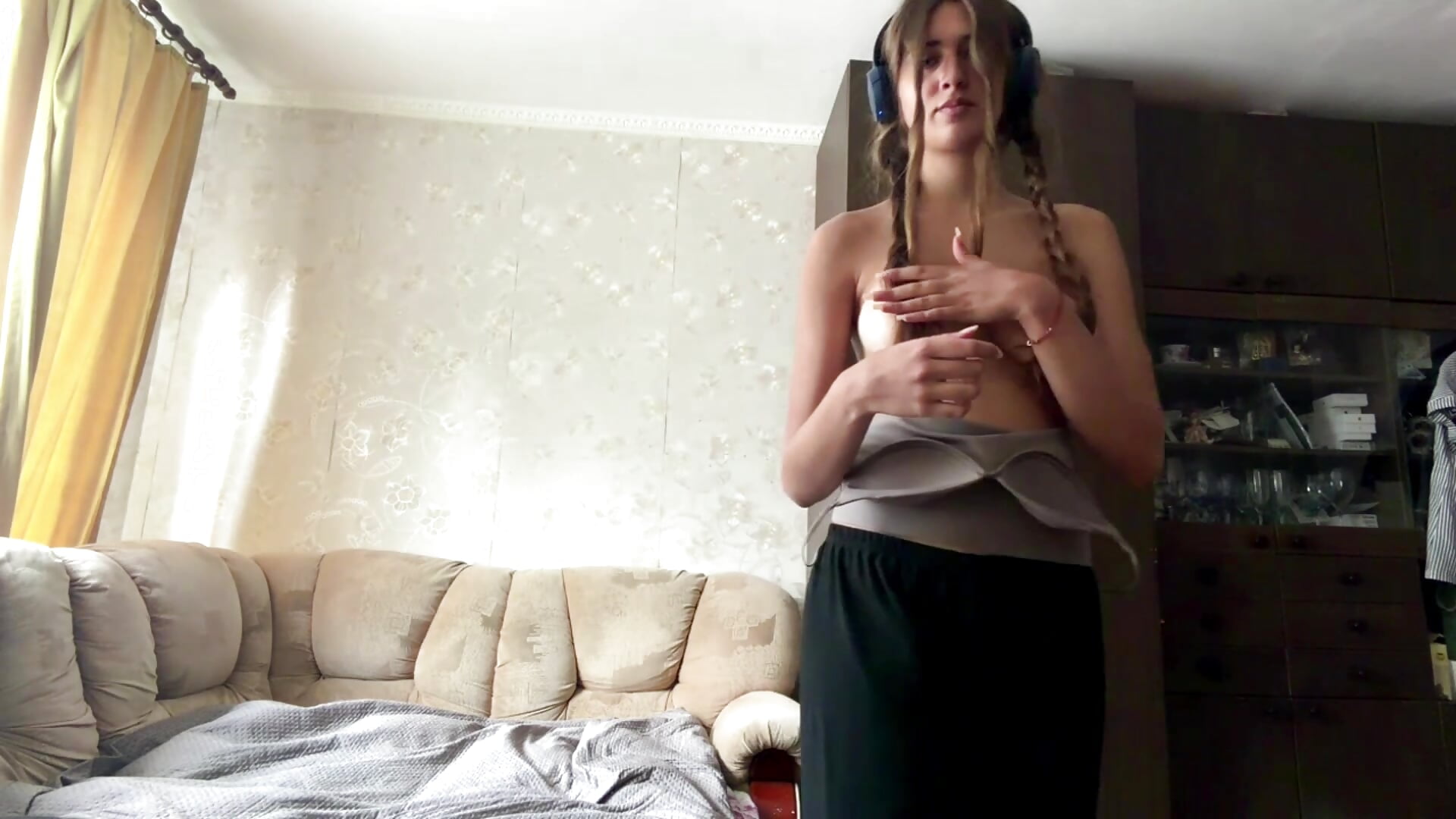 My first show wirh naked boobs - video di MarleenHaynie modella di cam