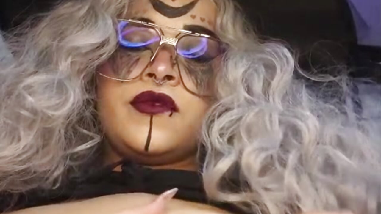 Spooky Spooky I will make you hard now.
