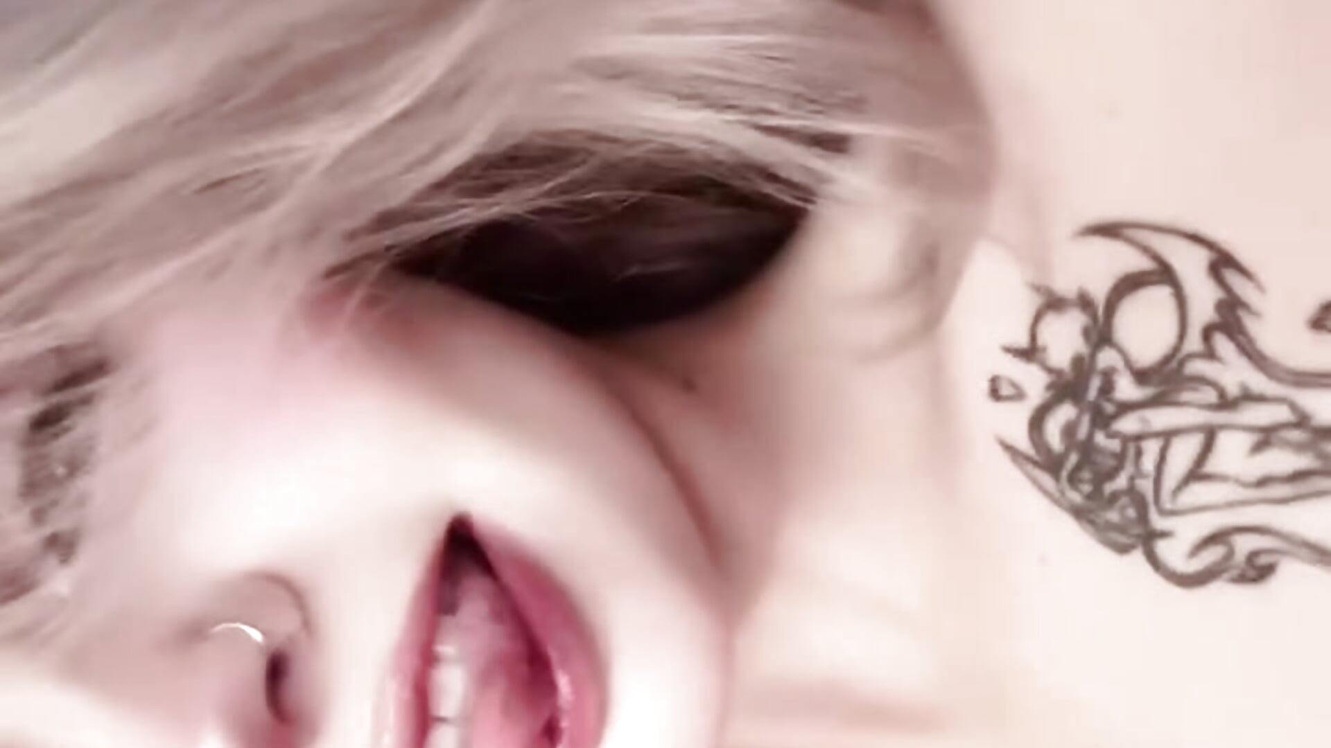💕💕💕– ReneaGilley kameramodell videója
