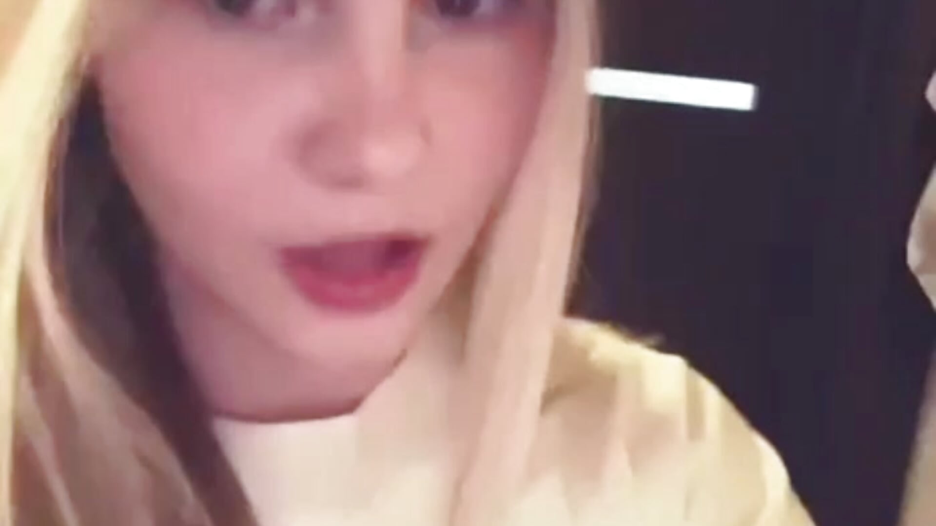 sometimes I sing alone☺ - video by LeighStahl cam model