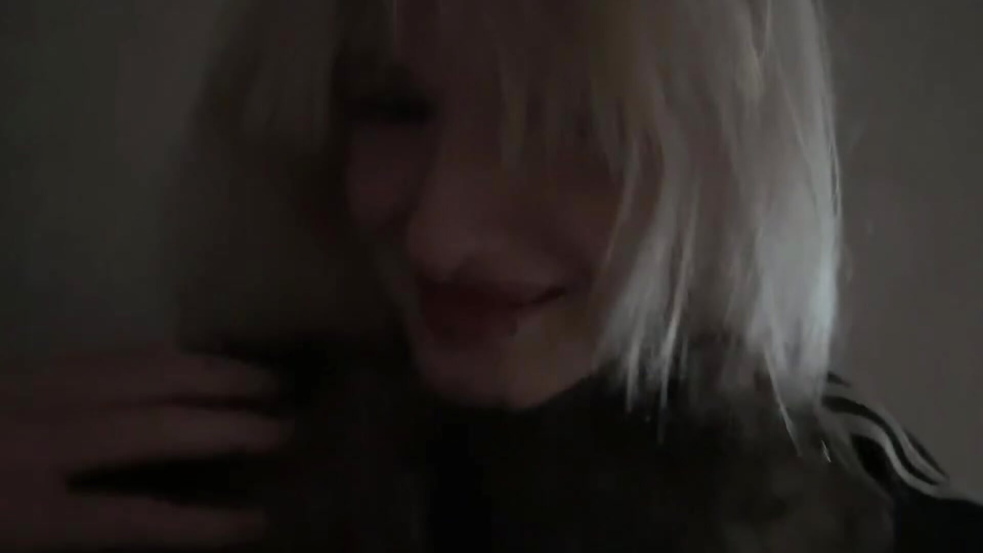 In the arms of a fuzzy – video af LezzyCrown cam-model