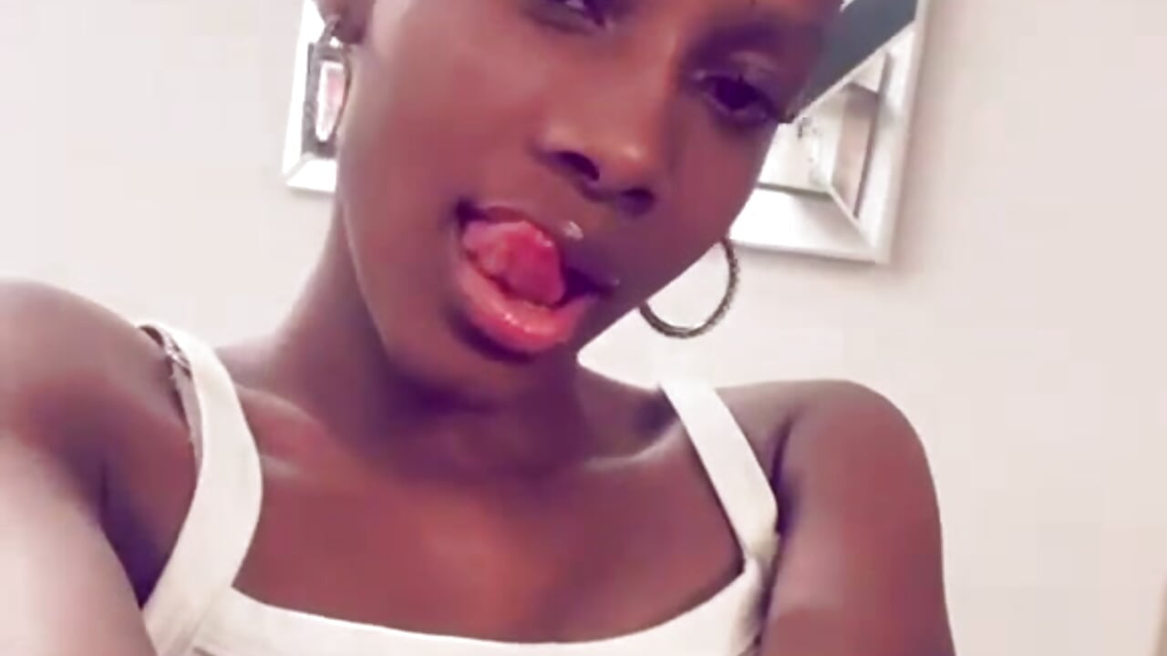 🖤 - video by eboony_moon cam model