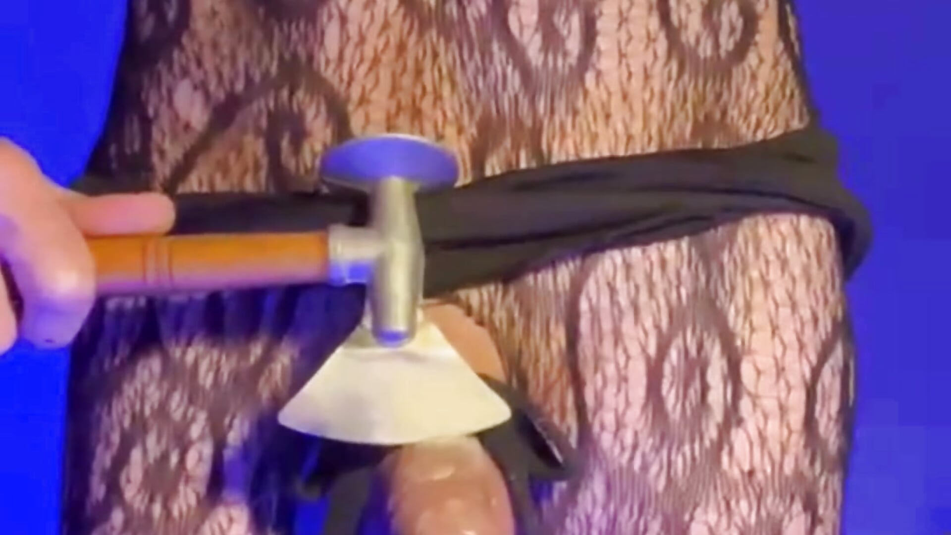 AXE – video af CANDY_Goth_ cam-model