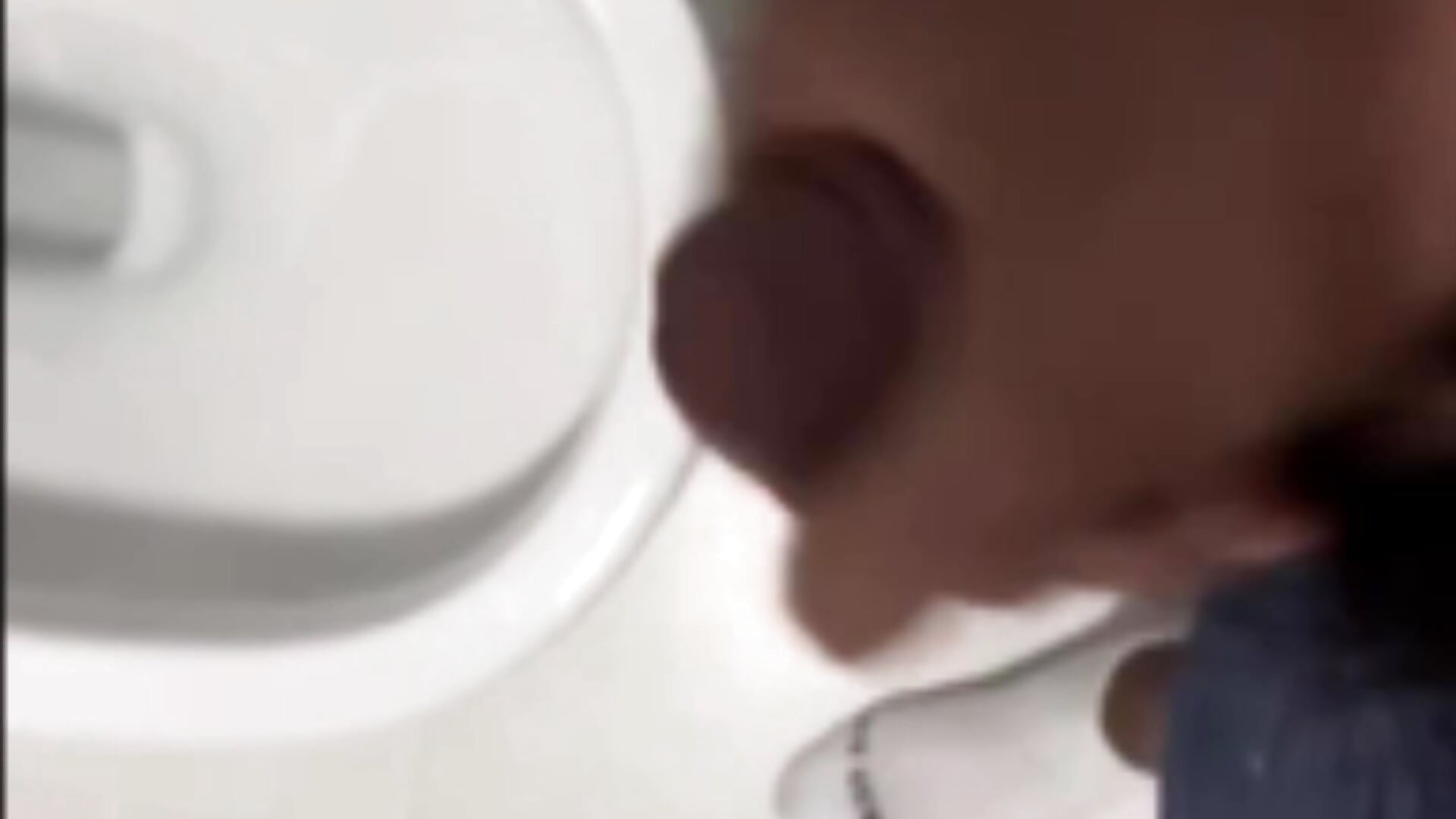 화장실 사정하기 발싸  CUMSHUT!!! - video by mintw824 cam model